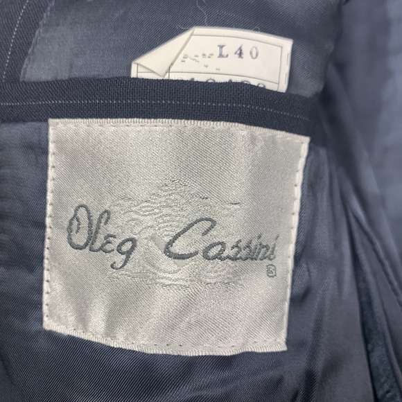 Oleg Cassini Suit Jacket and Pants Men's Sz‎ 40 R, Pants 32/31 Black Pinstripe - Picture 4 of 10